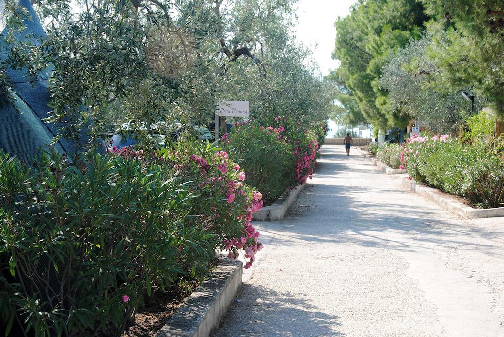 Leonardo Casa Vacanze Βίλα Mattinata Εξωτερικό φωτογραφία
